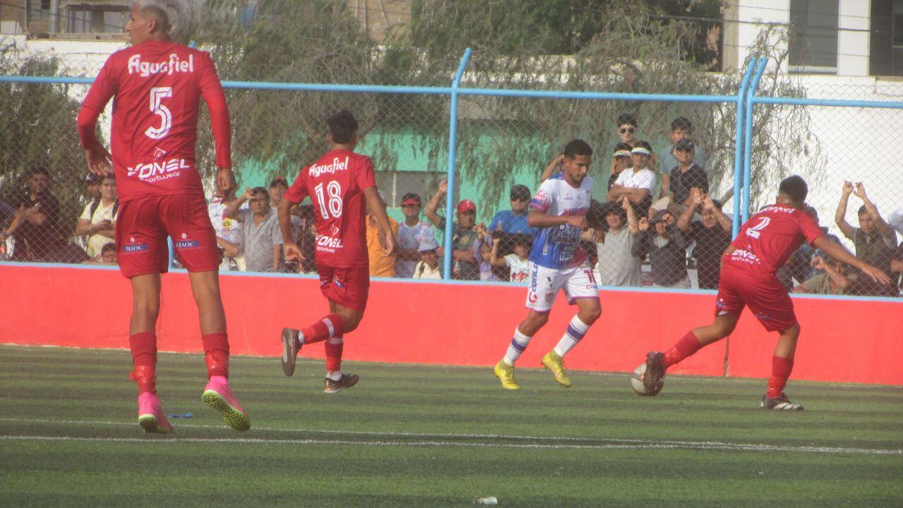 Adrián Mujica fue la figura del encuentro.