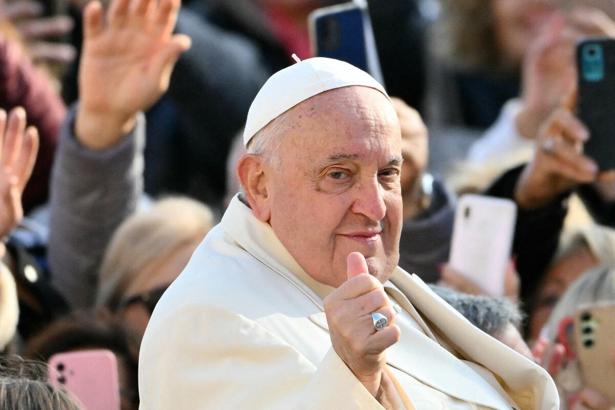 “Las mejoras registradas los días anteriores se han consolidado más”, precisa el boletín médico. (Foto de Alberto PIZZOLI / AFP)