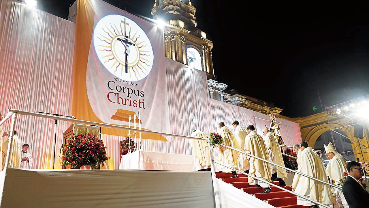 Miembros del Clero en la celebración eucarística que es tradicional en 19 de junio. Foto: Difusión.