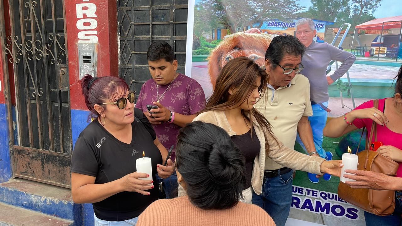 Se reunieron en el local del hombre de negocios, desde donde delincuentes vestidos de policías se lo llevaron. Exigen que el Ministerio del Interior envíe a Trujillo a un equipo especializado en rescates.