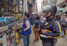 Fiscalizadores de la comuna de Trujillo liberan áreas públicas ocupadas por comerciantes en Albarracín