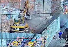 Arequipa: Muro cae durante obra de demolición y por poco aplasta a peatones en Mariano Melgar (VIDEO)