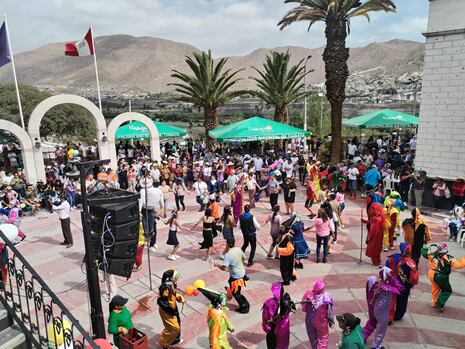 Arequipa: Carnaval de Antaño y Entierro del Ño-Carnavalón en el distrito de Tiabaya