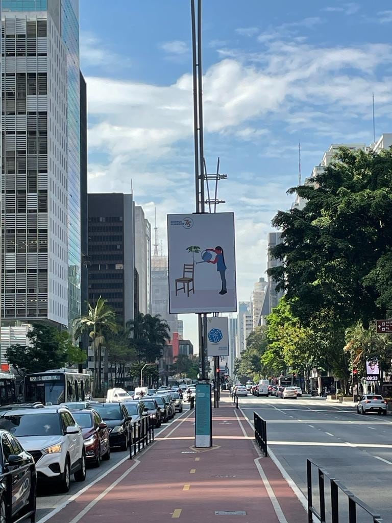 Una de las obras del artista en plena vía pública.