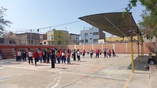 Ica: escolares de la I.E. Ezequiel Sánchez Guerrero expuestos a las altas temperaturas