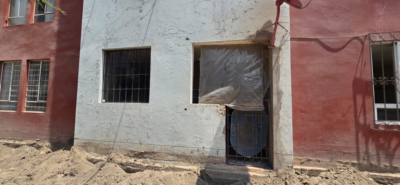 Complejo habitacional Flora Tristán (Arequipa) sigue sepultado en escombros.(Foto: Omar Cruz/@photo.gec)