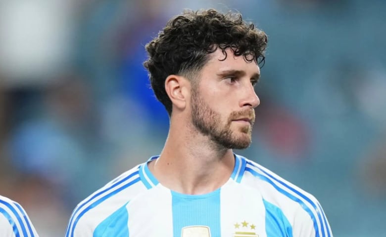 El defensor llegó a Kansas City para sumarse al plantel campeón vigente tras ser convocado por Lionel Scaloni debido a una lesión que dejó fuera a Leonardo Balerdi.
