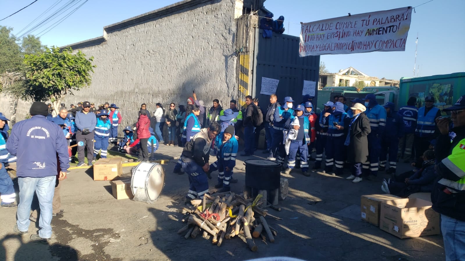 Protesta de trabajadores municipales en el Cercado de Arequipa. Foto: GEC.
