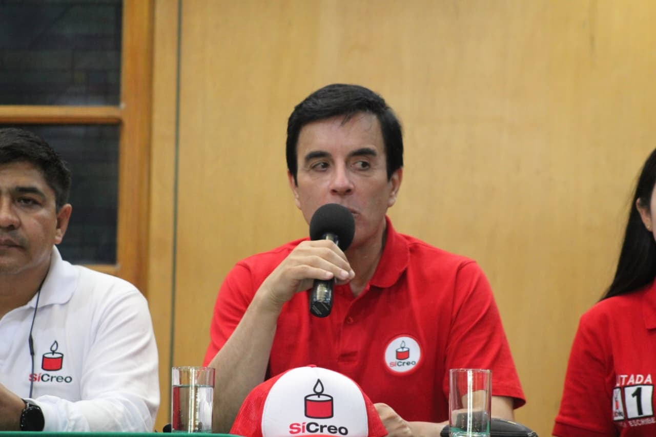 Candidato presidencial Carlos Espá en Arequipa (Foto: Álvaro Figueroa/@photo.gec)