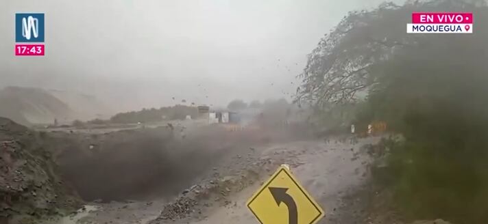 El colapso de la estructura en Quinistaquillas se produjo tras lluvias intensas y ha restringido la conectividad en varias rutas de la región. FOTO: CAPTURA CANAL N