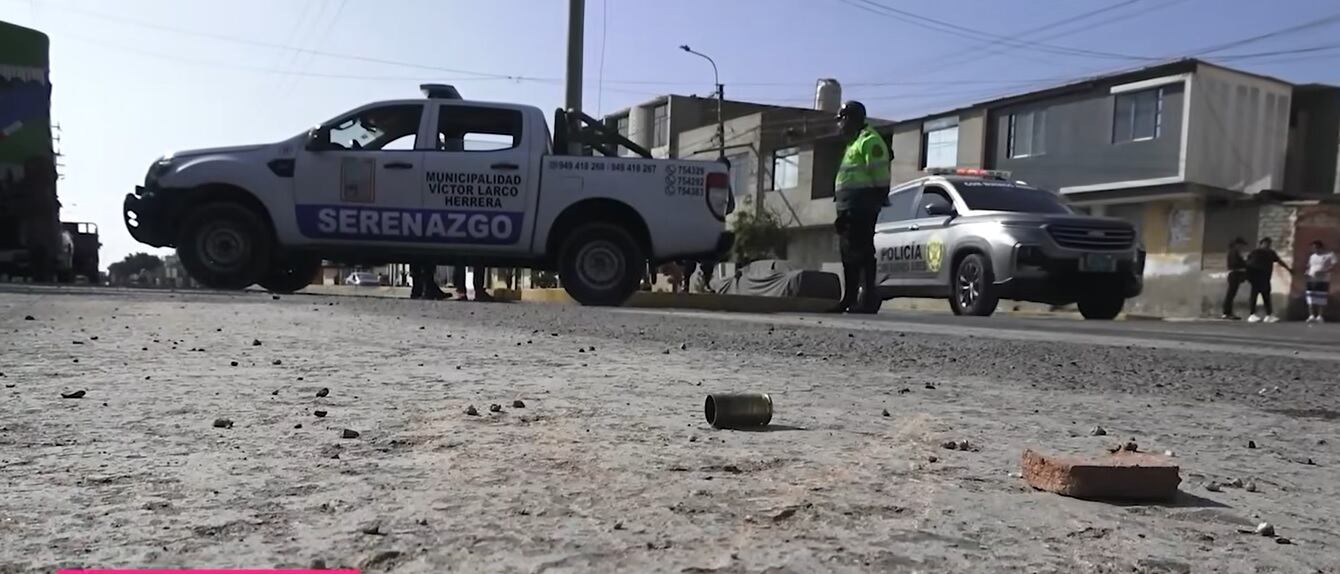 Delincuentes lo interceptaron cuando se dirigía a su vivienda en compañía de su pareja. El ataque ocurrió en el distrito de Víctor Larco (Foto: Cosmos Noticias)
