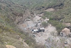 Arequipa: Camioneta cae a barranco y tres integrantes de una familia mueren