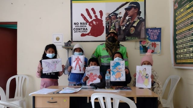 La Libertad: Policía dicta clases de pintura y afianzamiento escolar (FOTOS)