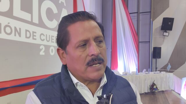 Gobernador regional de Huancavelica muestra su incomodidad con ministros