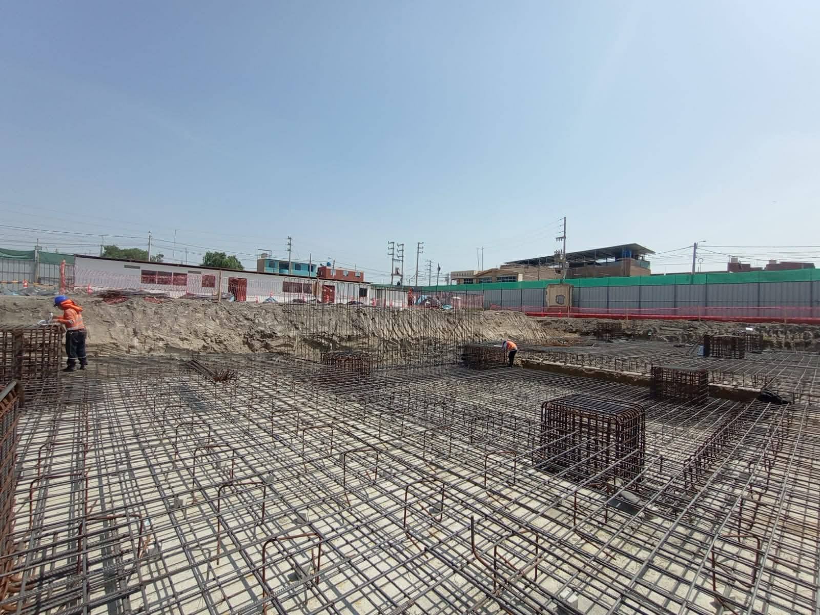 Personal amenaza ir a huelga y parar obra de S/ 170 mlls.