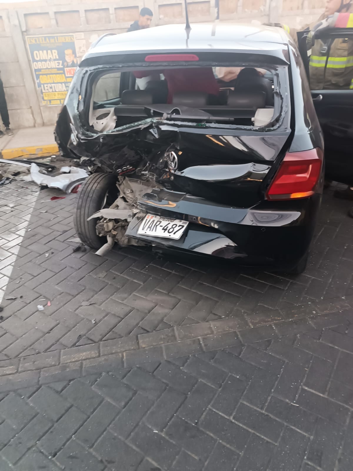 Accidente en José Luis Bustamante y Rivero deja heridos. Foto: GEC.