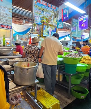 San Pedro y San Pablo: comerciantes del mercado El Palomar regalan más de mil platos de pescados y mariscos (Foto: Yunsu Pariapaza/@photo.gec)