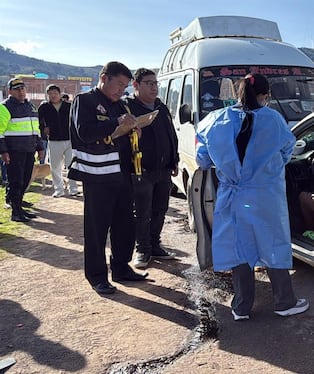 Puno: Un muerto tras el violento choque frontal de vehículos
