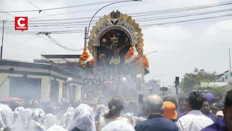 Señor de los Milagros realiza su cuarto recorrido procesional por el centro de Lima (FOTOS)