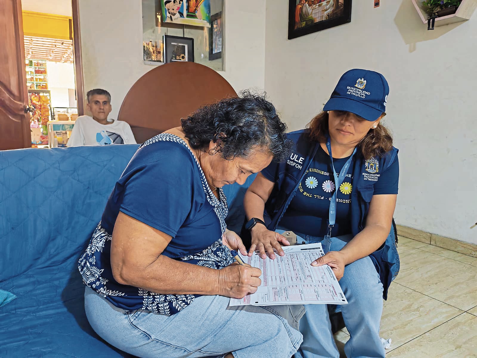 Personal municipal recorre el distrito de Trujillo.
