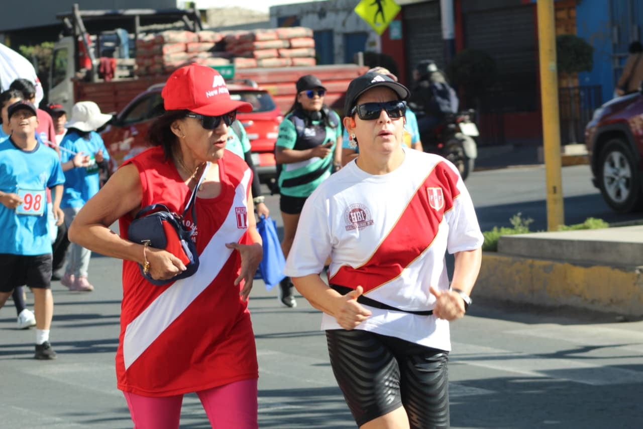 Trote Motivacional por el Día del Deporte y Fiestas Patrias en el distrito de Cayma, Arequipa. (Foto: Álvaro Figueroa/@photo.gec)