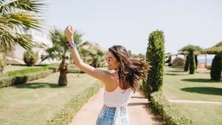 Cómo proteger tu cabello en verano del sol, el cloro y la sal