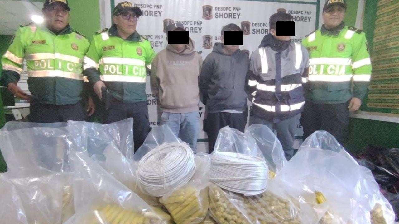 La Policía informó que detuvo dos vehículos en el sector Pampa de la Julia, en Quiruvilca. Material explosivo sería empleado en la minería ilegal y para ataques extorsivos. (Foto: PNP)