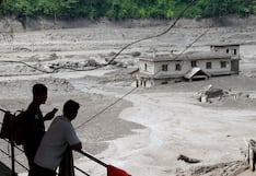 Riada en Nepal: Casi 600 muertos, 2.500 desaparecidos y China retoma labores de rescate