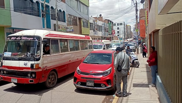 El dirigente de los transportistas, Fidel Salas, ante los medios locales, refirió que en ese lapso de tiempo no habrá servicio de transporte urbano en la ciudad de Juliaca y San Miguel, por lo que pidió a los usuarios tomar sus previsiones.