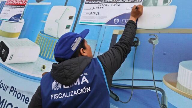 Las Malvinas: clausuran galería tras incautación de más de 2 mil celulares de dudosa procedencia