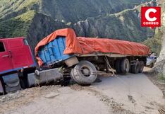 Tráiler queda al borde del abismo en la ruta Huancayo – Ayacucho