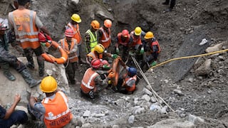 Diez días atrapados bajo tierra: Así rescataron con vida a dos trabajadores en Nepal