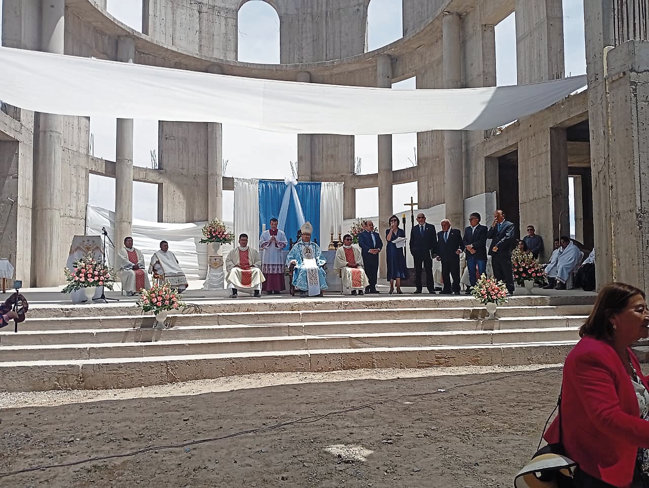 La celebración fue en la iglesia de Chuquibamba que se está construyendo. Foto: Augusto Valdivia.