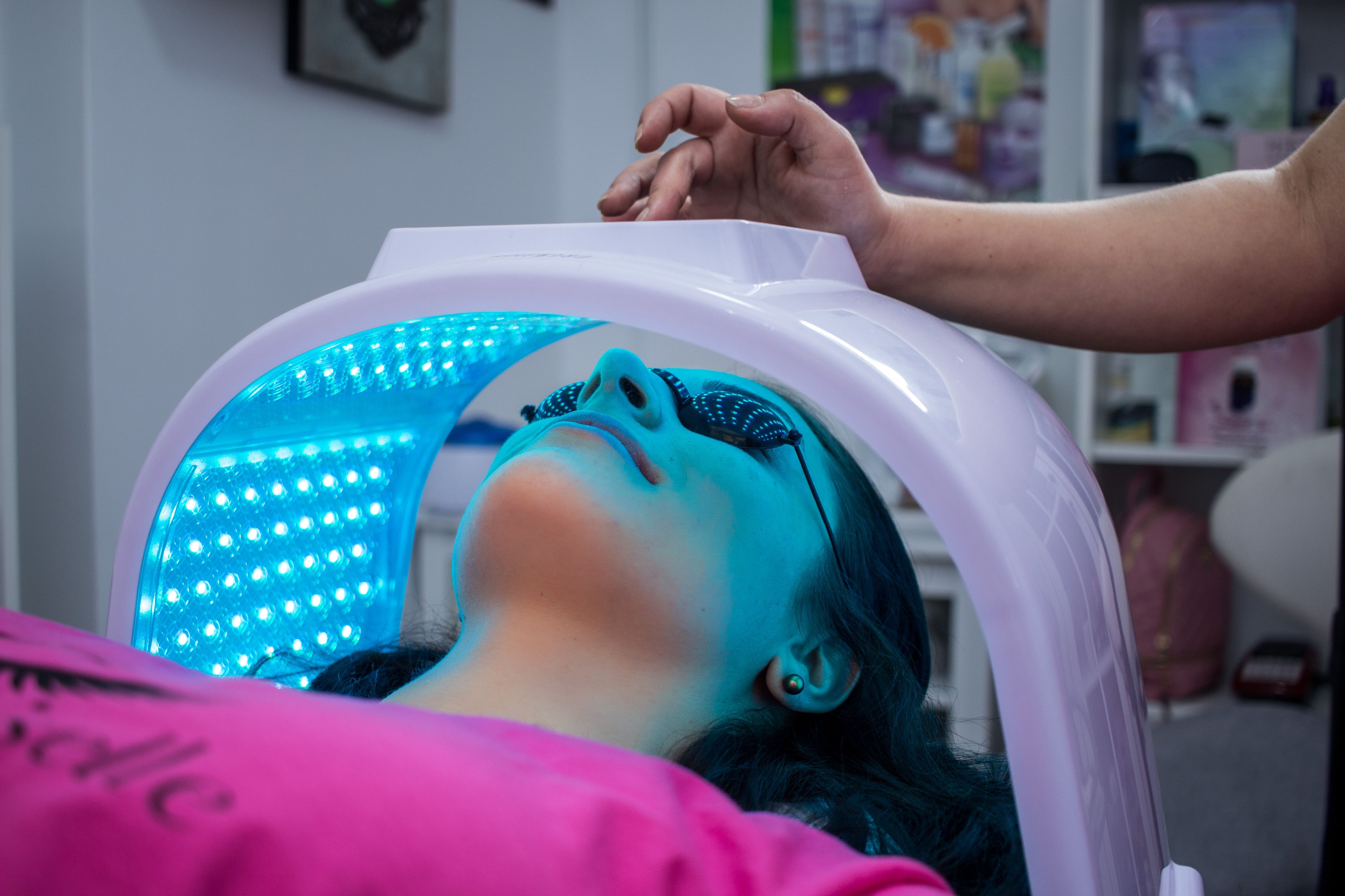 El diagnóstico facial con inteligencia artificial, la estimulación de colágeno y el enfoque de well-aging marcan las tendencias de belleza en 2026. Sin embargo, expertos recomiendan no seguir consejos virales sin supervisión profesional.