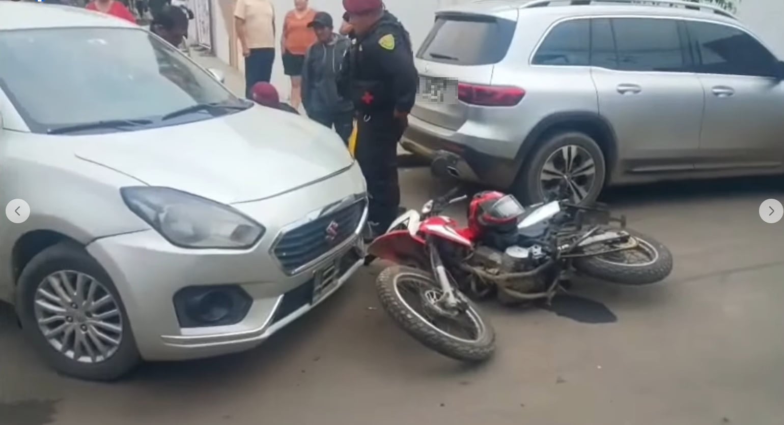 Agentes del grupo IRAM auxiliaron al joven que iba a bordo de una motocicleta.