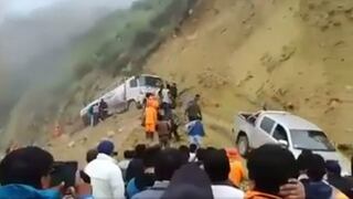 La Libertad: Mira la arriesgada acción que realiza chofer de camión cisterna (VIDEO)