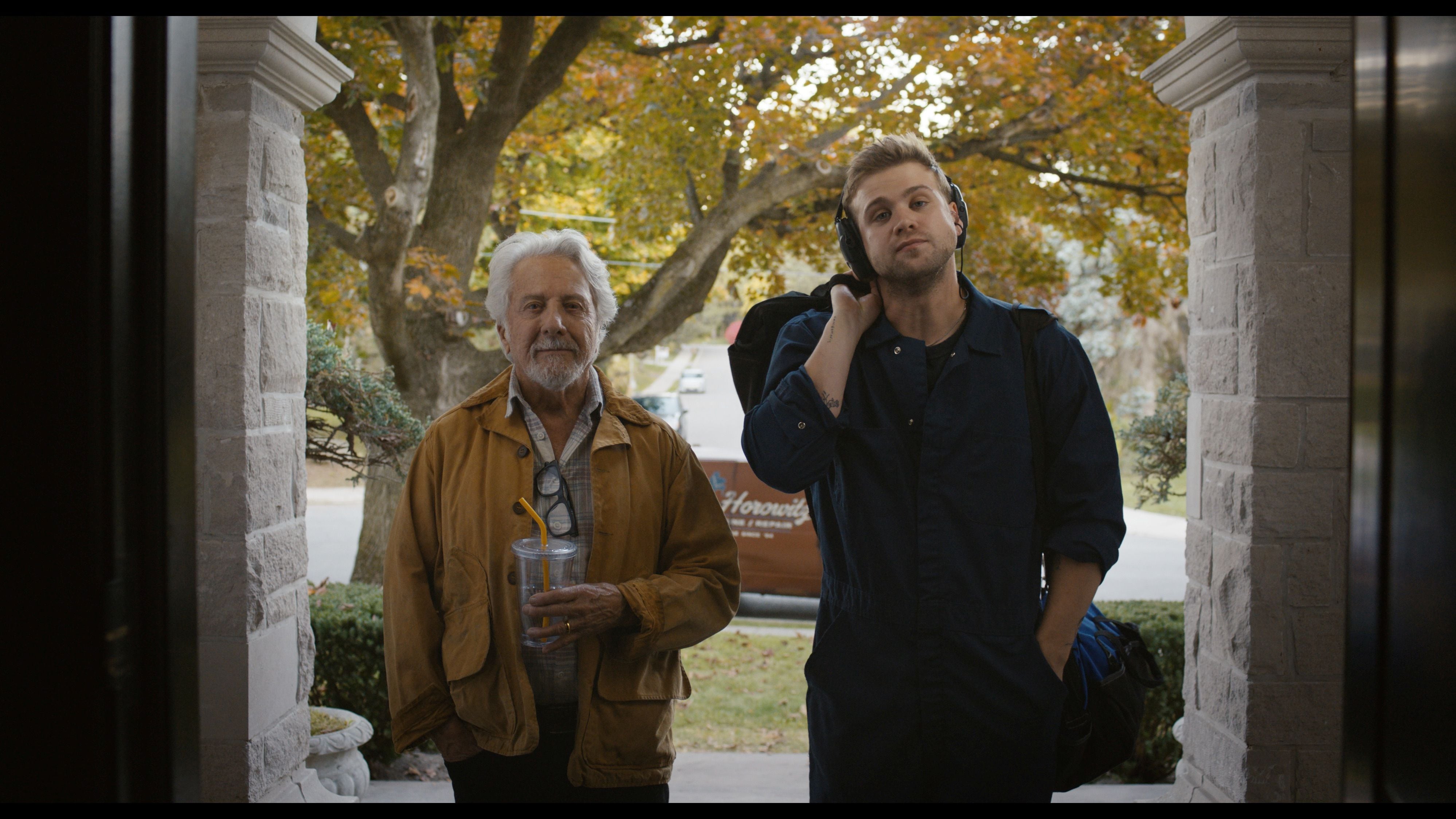 La película explora la obsesión por la perfección y los secretos ocultos detrás de una vida aparentemente controlada. El filme reúne a Dustin Hoffman, Jean Reno, Leo Woodall y Havana Rose Liu.