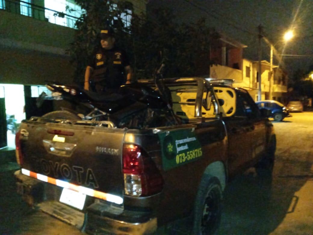 El vehículo desapareció cuando estaba estacionado en un local mientras su dueño departía con su familia