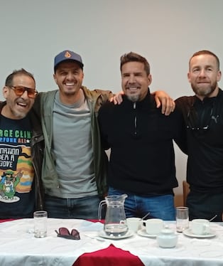 Cuarteto de amigos se presentó éste sábado al mediodía ante la prensa tacneña. (Foto: Correo)