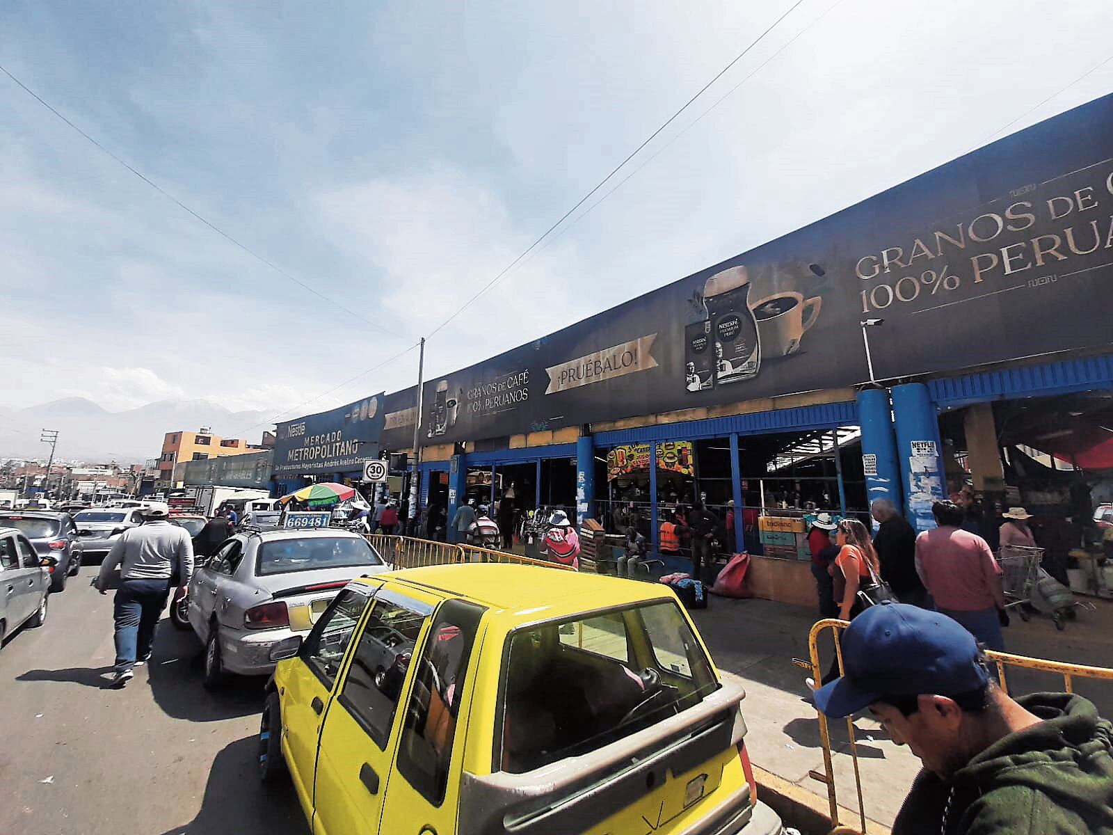 Comerciantes piden mayor control a los ambulantes (Foto: GEC)