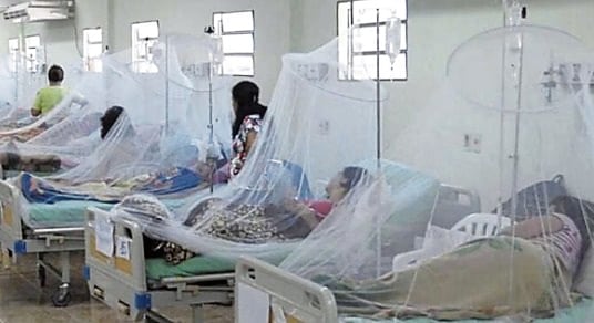 Hay largas colas, falta de camas y medicamentos y la atención no deja de ser pésima.