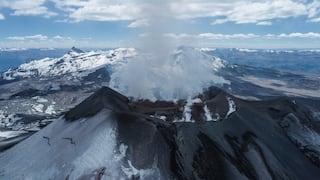 Alerta en Arequipa: Volcán Sabancaya vuelve a expulsar cenizas y pone en riesgo a poblaciones