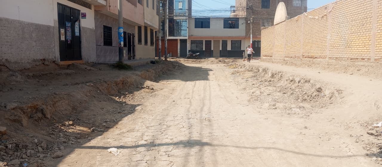 Trabajos inconclusos en pueblo joven Santa Rosa.