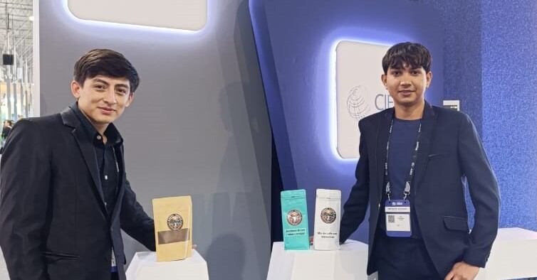 “Aroma Pueblo”, un proyecto de exestudiantes de la Universidad Tecnológica del Perú, busca diversificar el mercado con opciones saludables y sostenibles.