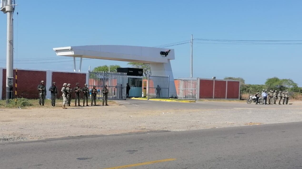 Además, la Policía Nacional del Perú ha desplegado 300 agentes para brindar seguridad en las calles. La movilización de manifestantes está programado para las 3:00 de la tarde