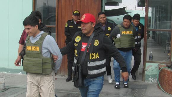 Los presuntos delincuentes fueron capturados en Lima en noviembre del 2023, se les puso chaleco antibalas para las diligencias