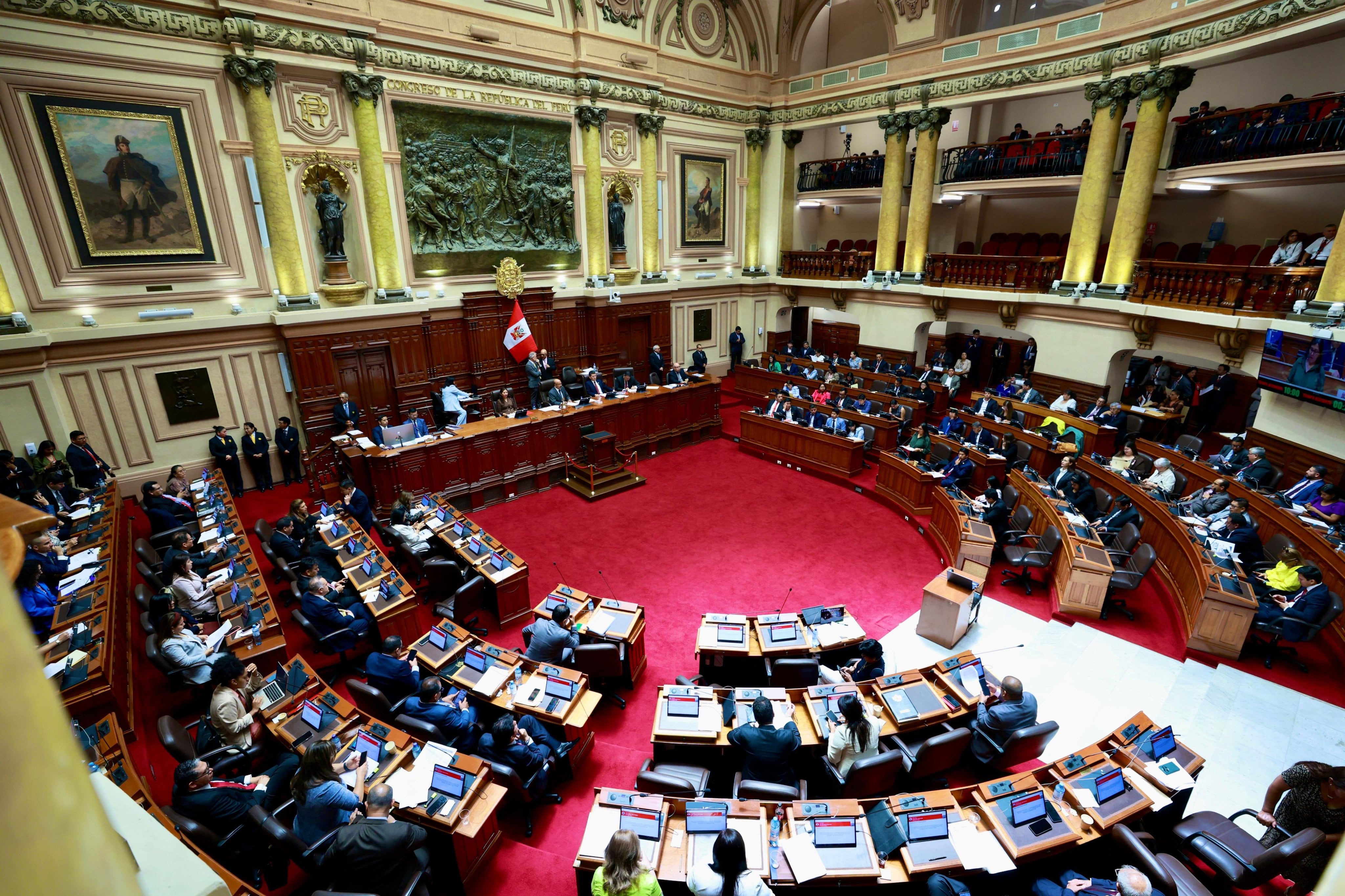 El Pleno sesionó ayer por casi todo el día para evaluar el pedido de facultades. (Foto: GEC)