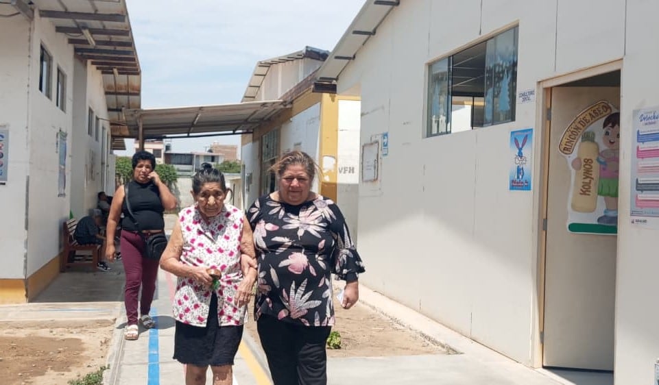 Gran cantidad de pacientes acuden a centro de salud Cerropón.