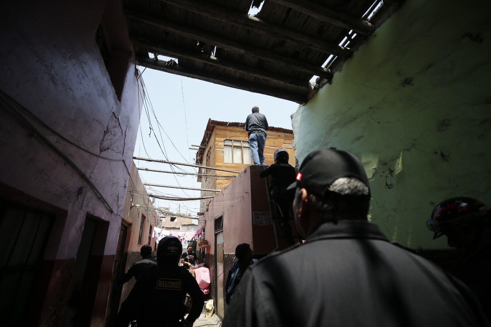 Las autoridades continúan investigando el paradero de los implicados en este homicidio que sacude a la capital. Fotos Joseph Ángeles/@photo.gec