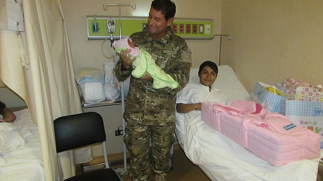 Piura: Coronel FAP será padrino de bebé que nació en helicóptero